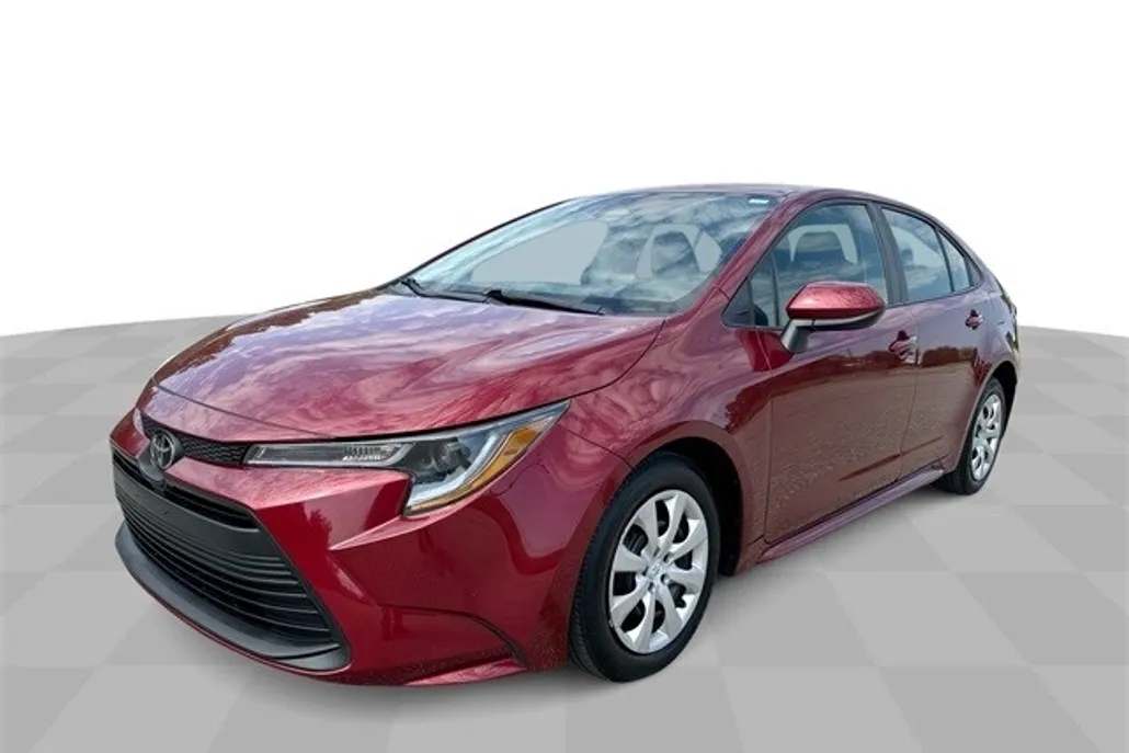 2024 Toyota Corolla LE photo 1