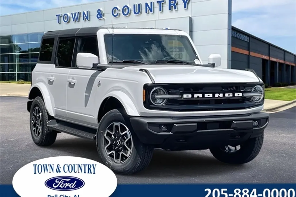 2025 Ford Bronco Outer Banks photo 1