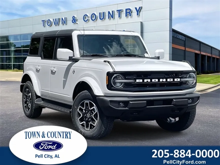 2025 Ford Bronco Outer Banks photo 1