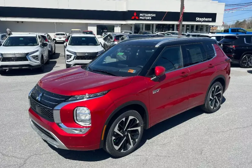 2025 Mitsubishi Outlander PHEV SEL photo 1