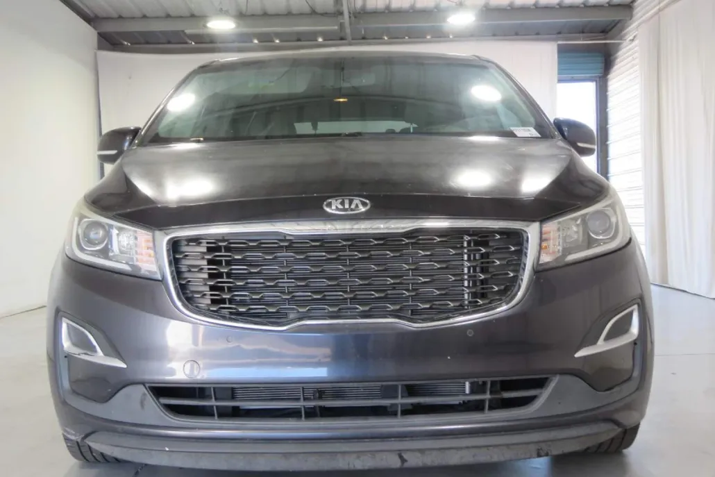 2019 Kia Sedona EX photo 1