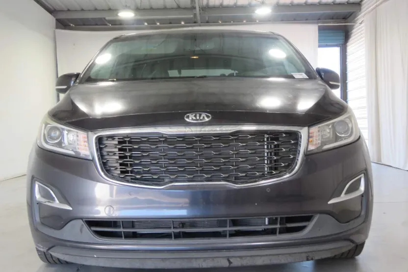 2019 Kia Sedona EX photo 1