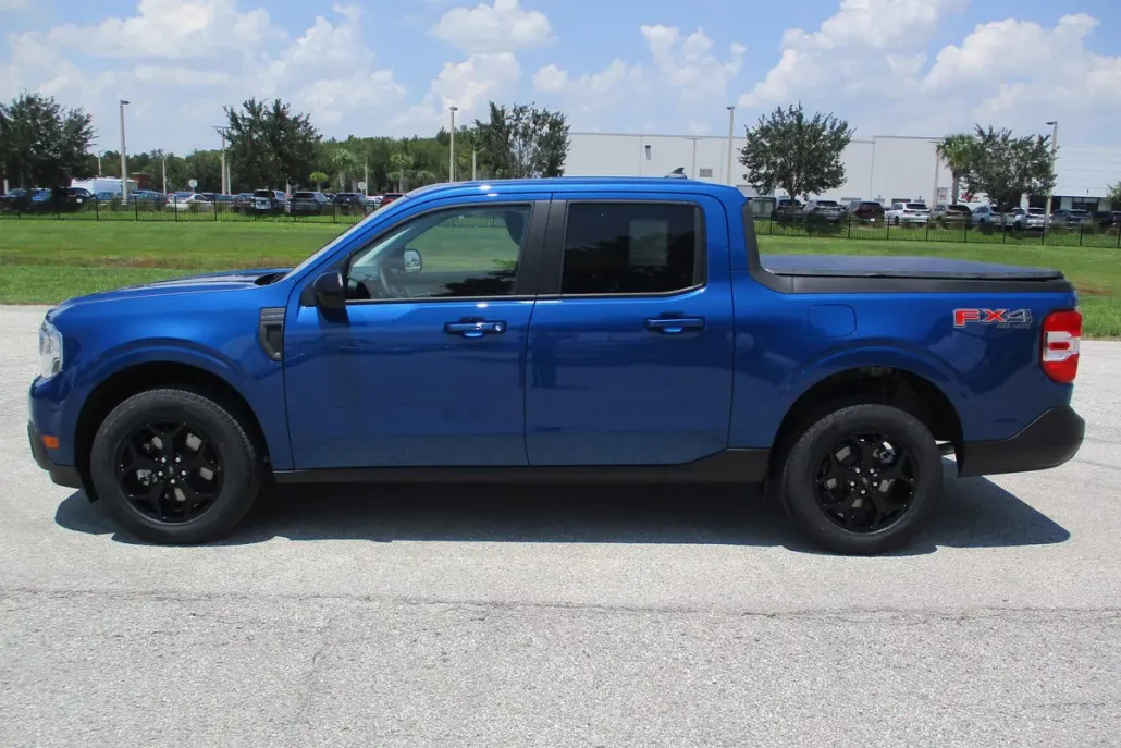 2024 Ford Maverick Lariat photo 1