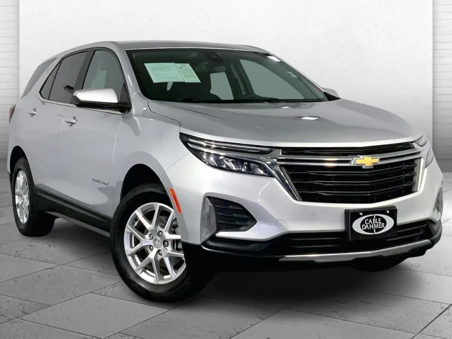 2022 Chevrolet Equinox LT photo 1