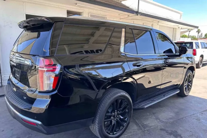 2021 Chevrolet Tahoe LT photo 1