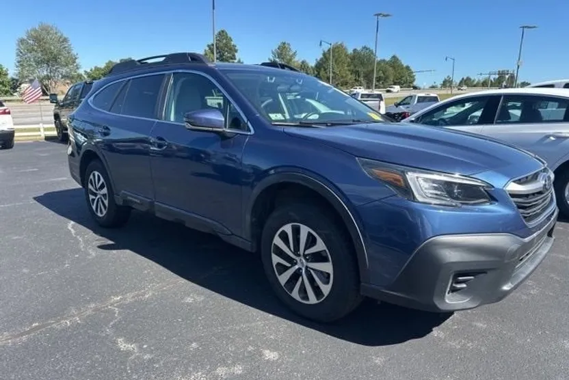 2020 Subaru Outback Premium photo 1