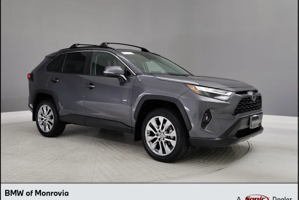 2024 Toyota RAV4 XLE Premium photo 1