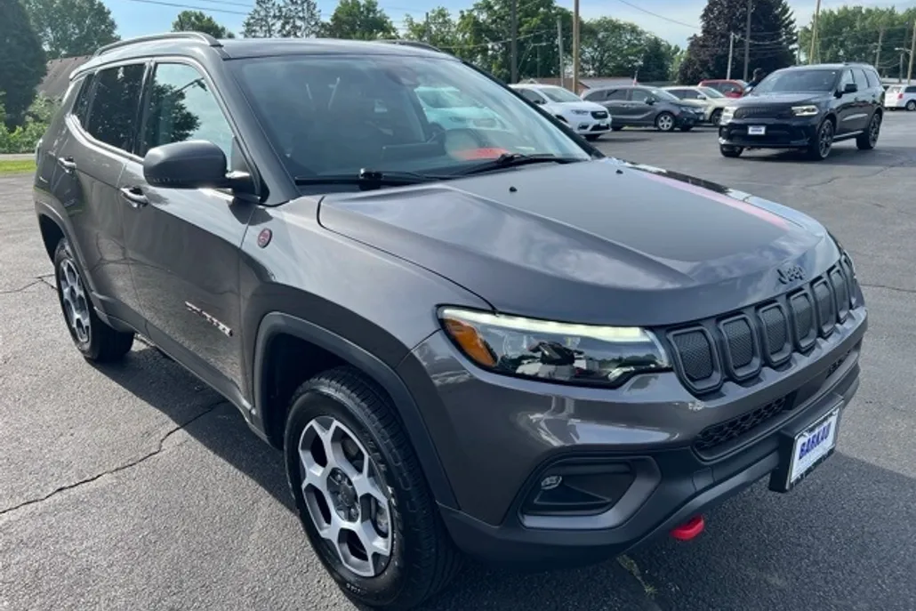 2022 Jeep Compass Trailhawk photo 1