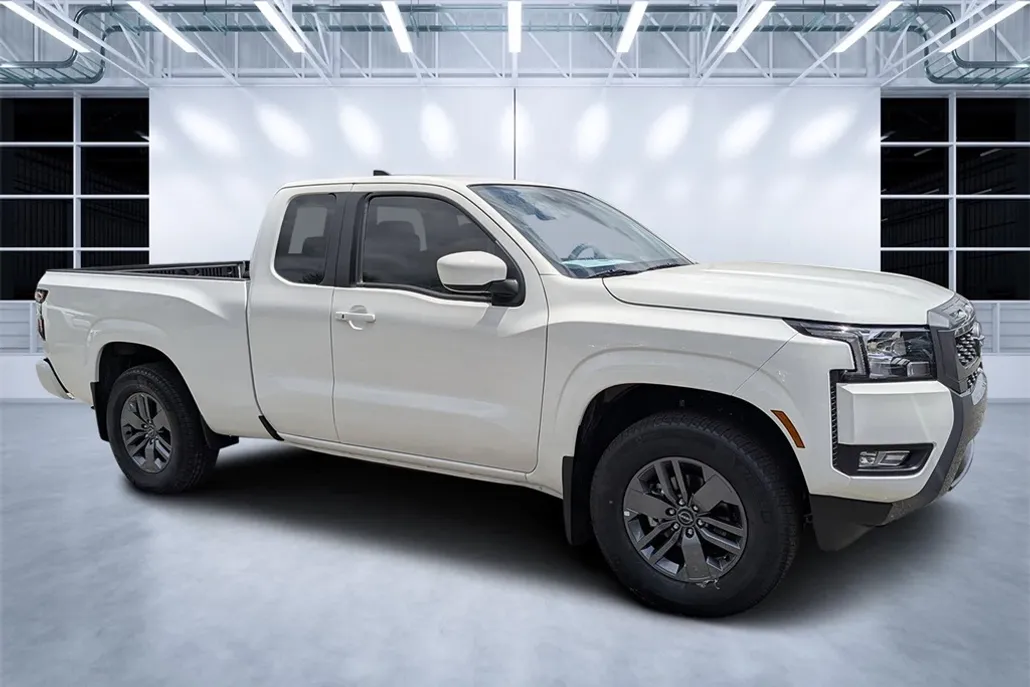 2025 Nissan Frontier SV photo 1