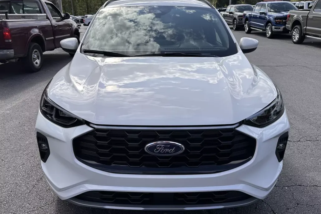 2025 Ford Escape ST-Line Elite photo 1
