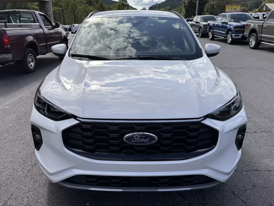 2025 Ford Escape ST-Line Elite photo 1