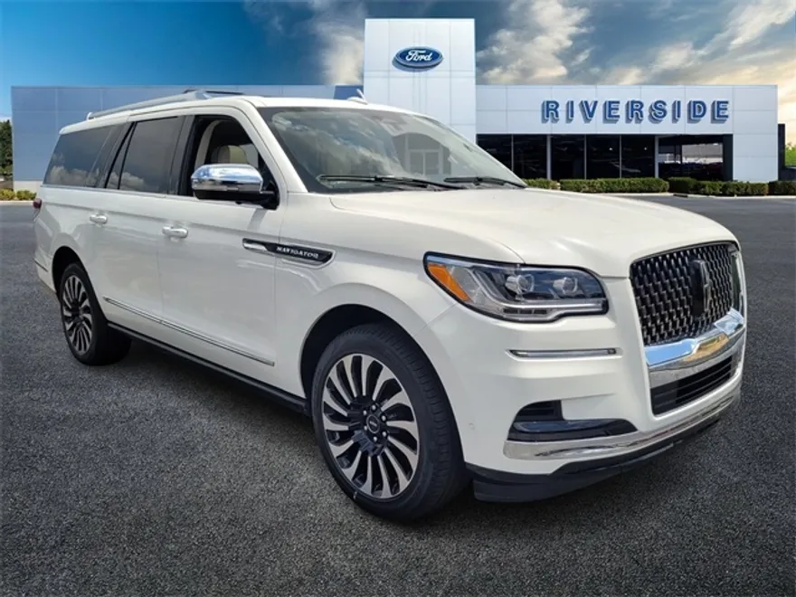 2022 Lincoln Navigator Black Label photo 1