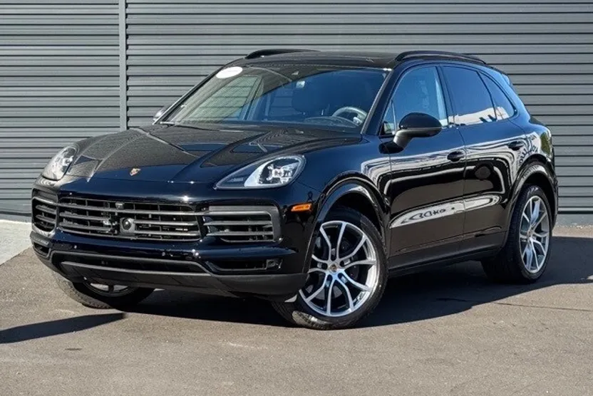 2023 Porsche Cayenne Platinum Edition photo 1