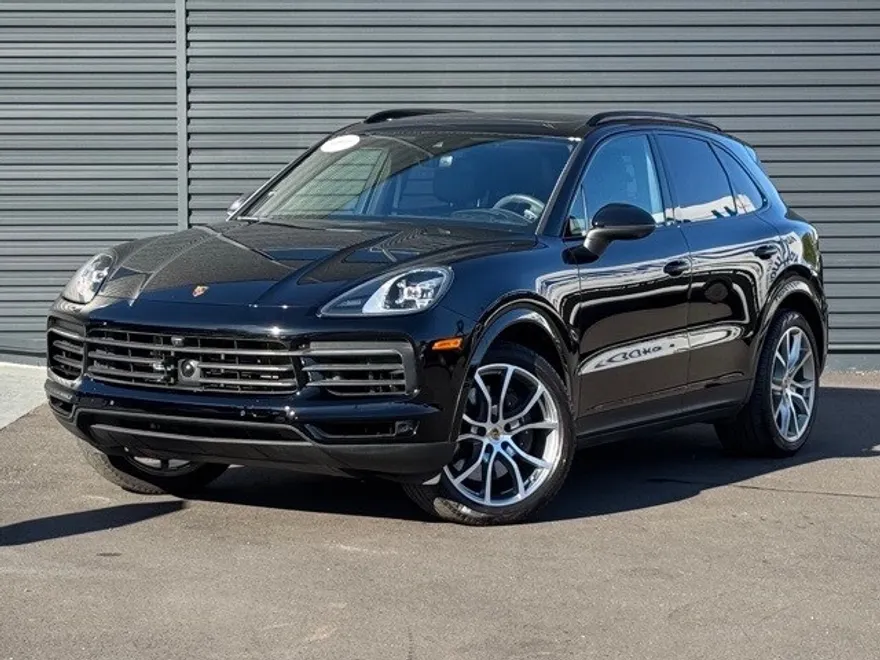 2023 Porsche Cayenne Platinum Edition photo 1
