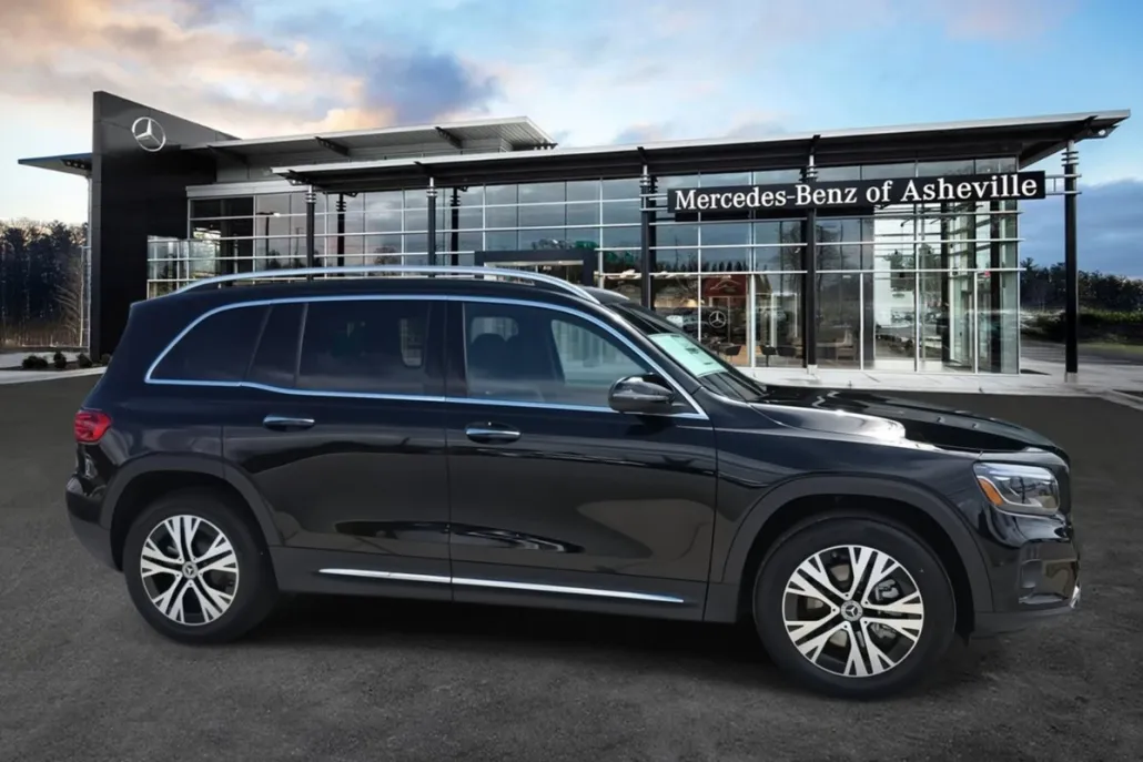 2026 Mercedes Benz GLB 250 4MATIC photo 1