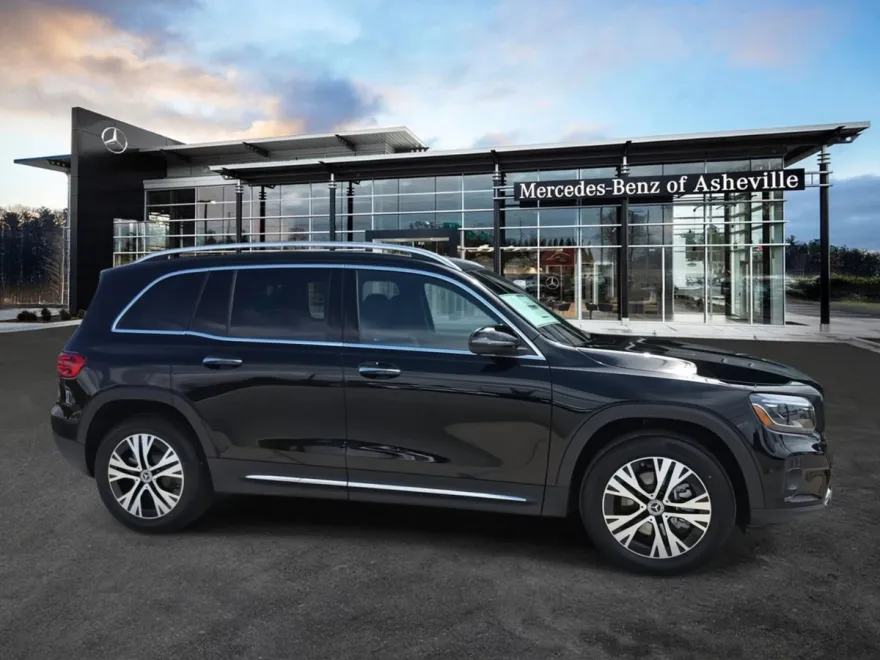2026 Mercedes Benz GLB 250 4MATIC photo 1