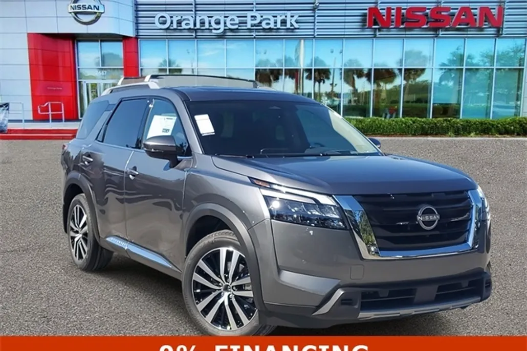 2025 Nissan Pathfinder Platinum photo 1