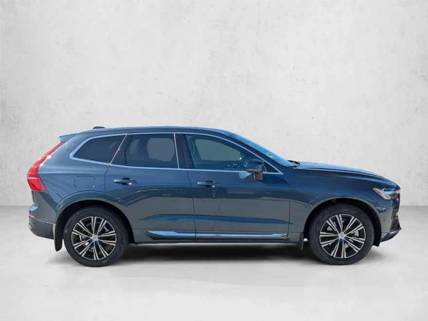 2022 Volvo XC60 Inscription photo 1