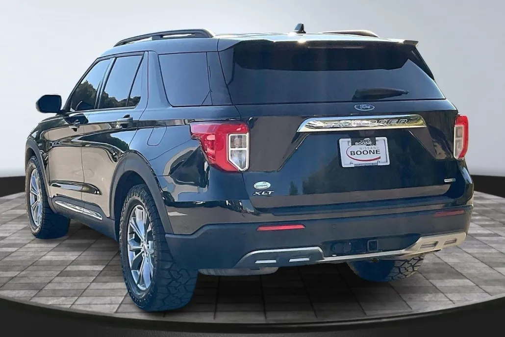 2020 Ford Explorer XLT photo 1