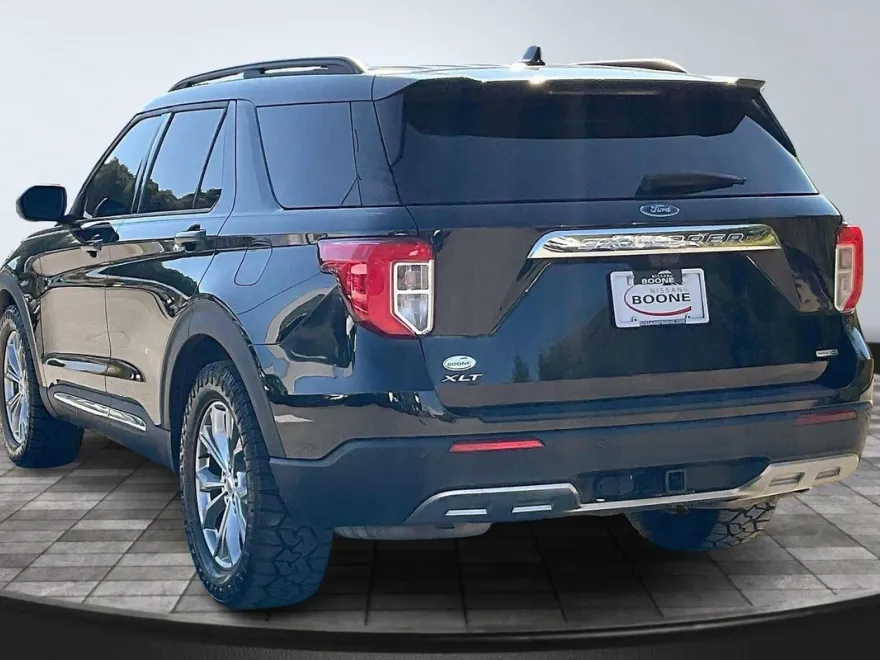 2020 Ford Explorer XLT photo 1