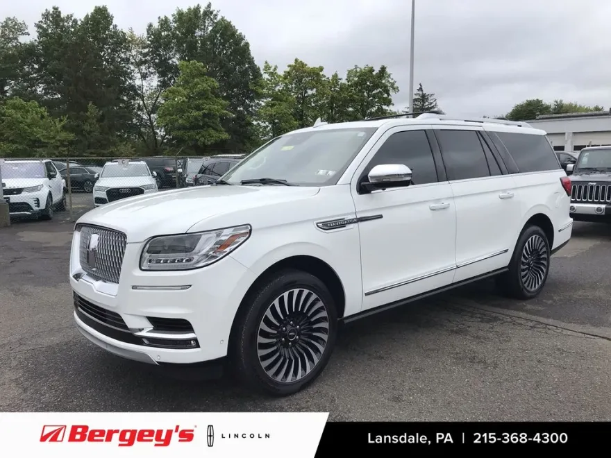 2021 Lincoln Navigator Black Label photo 1