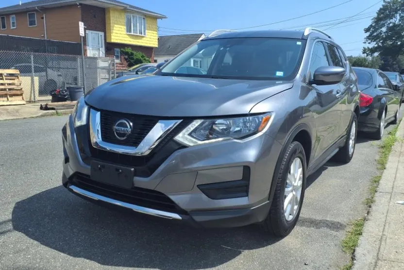 2020 Nissan Rogue SV photo 1