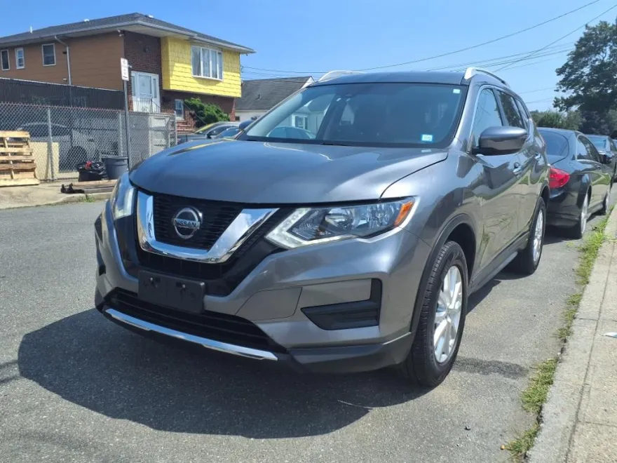 2020 Nissan Rogue SV photo 1