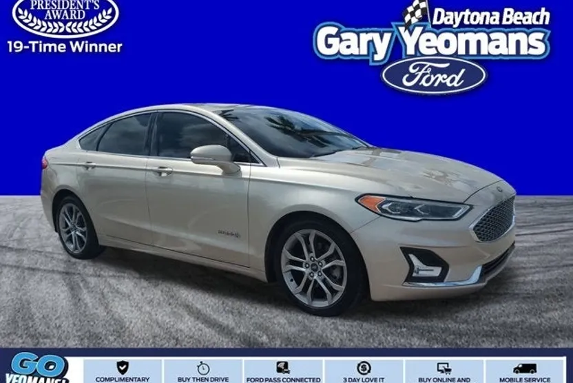 2019 Ford Fusion Hybrid Titanium photo 1