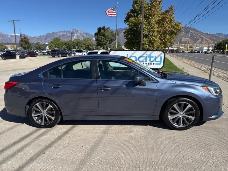 2015 Subaru Legacy 3.6R photo 1