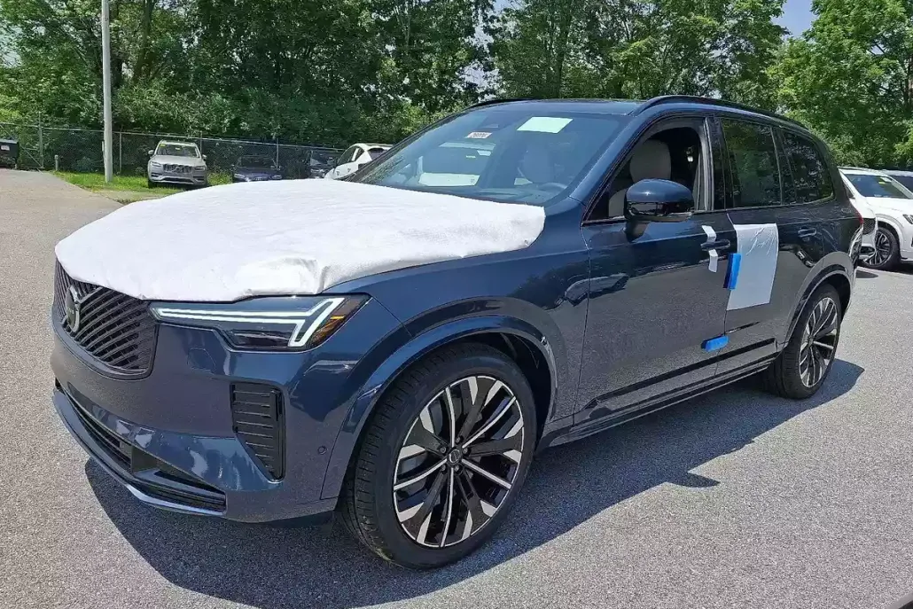 2026 Volvo XC90 photo 1