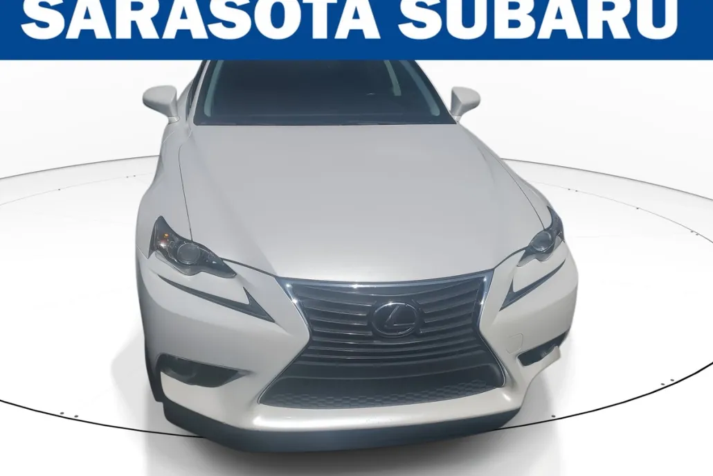 2016 Lexus IS 200t photo 1