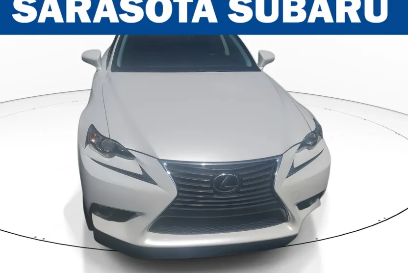 2016 Lexus IS 200t photo 1