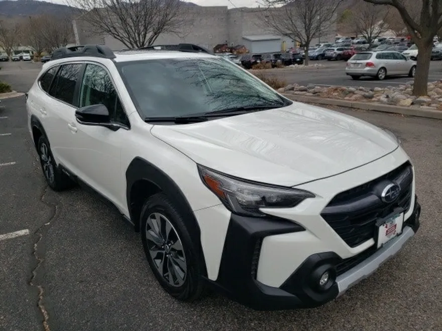 2024 Subaru Outback Limited photo 1