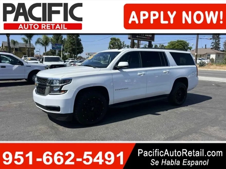 2015 Chevrolet Suburban LT photo 1