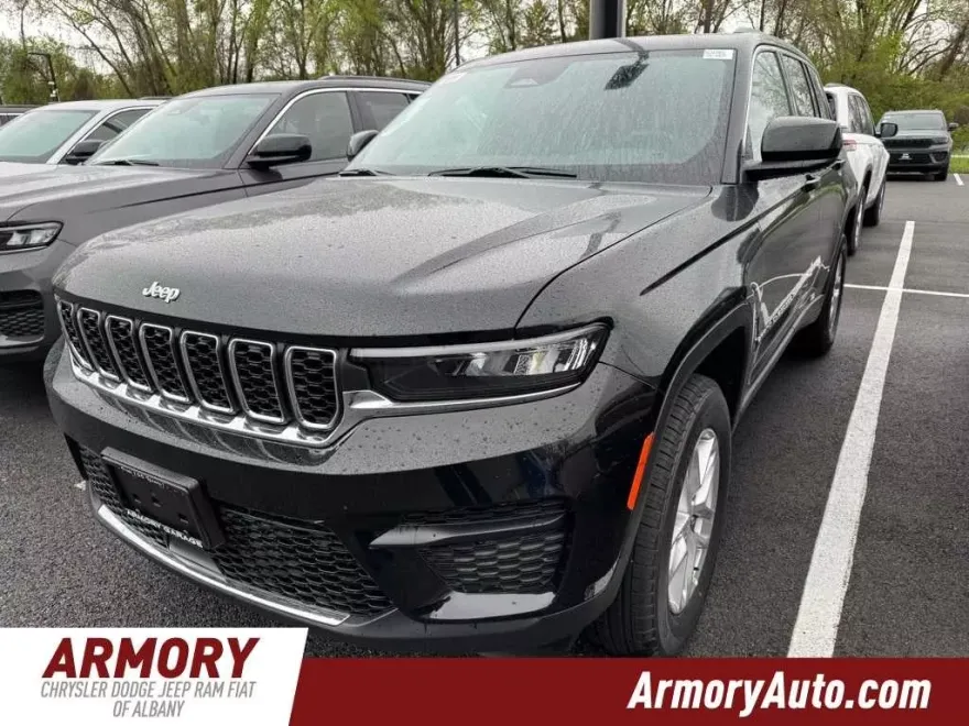 2025 Jeep Grand Cherokee Laredo X photo 1