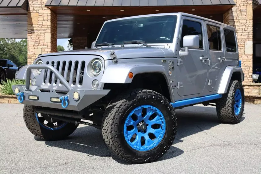 2016 Jeep Wrangler Unlimited Sahara photo 1