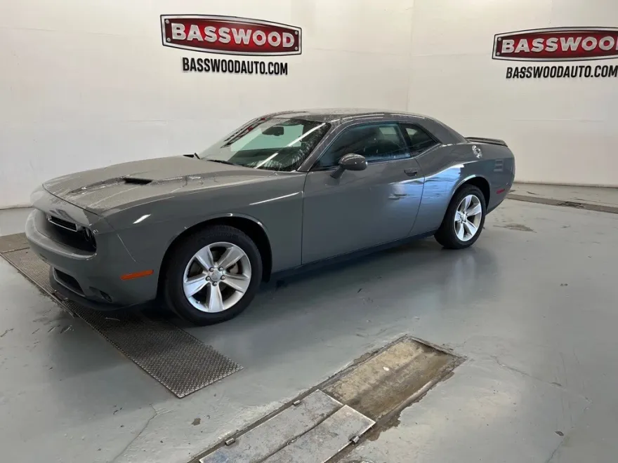 2023 Dodge Challenger SXT photo 1