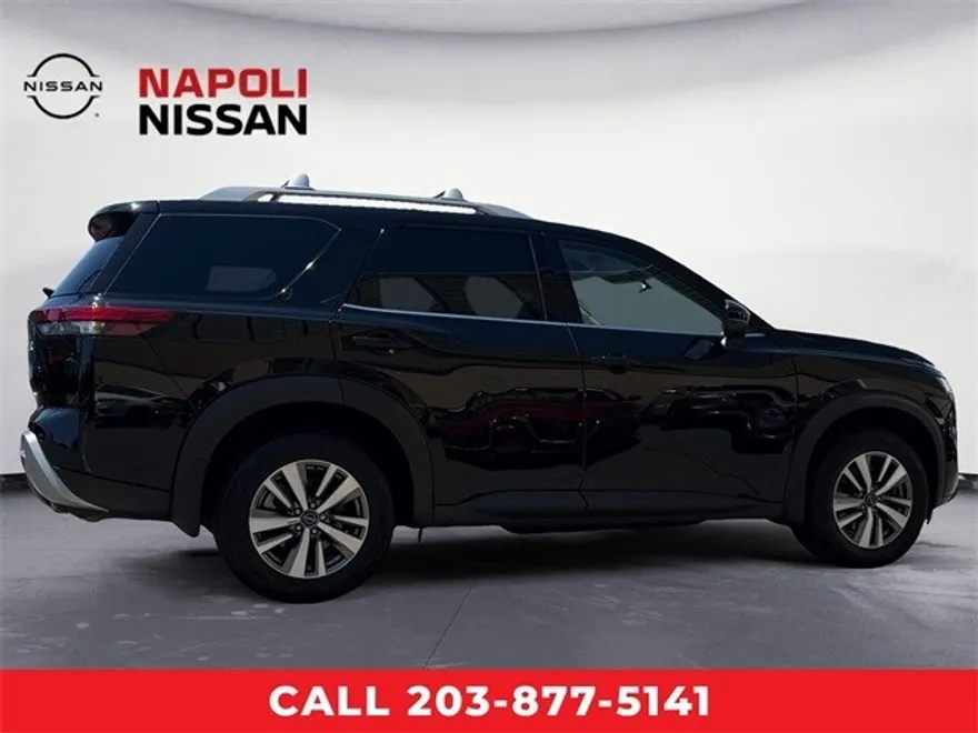 2023 Nissan Pathfinder SL photo 1
