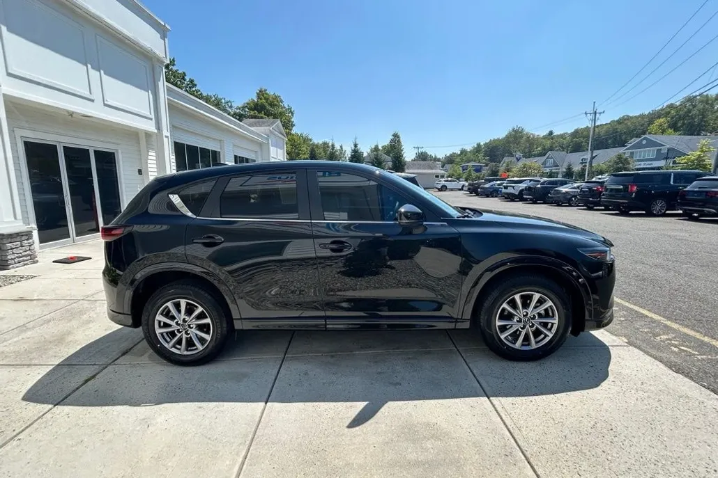2024 Mazda CX-5 2.5 S Preferred photo 1
