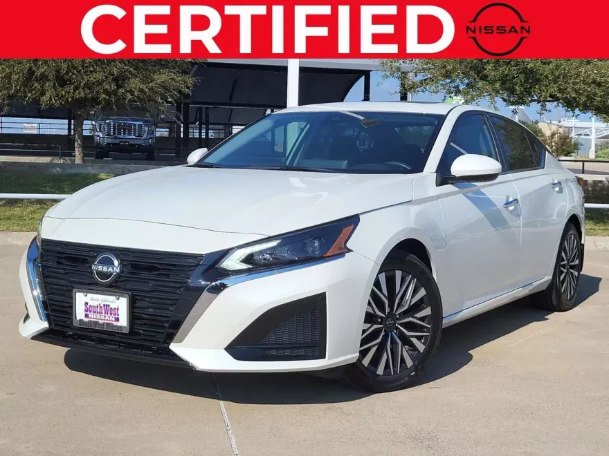 2024 Nissan Altima 2.5 SV photo 1