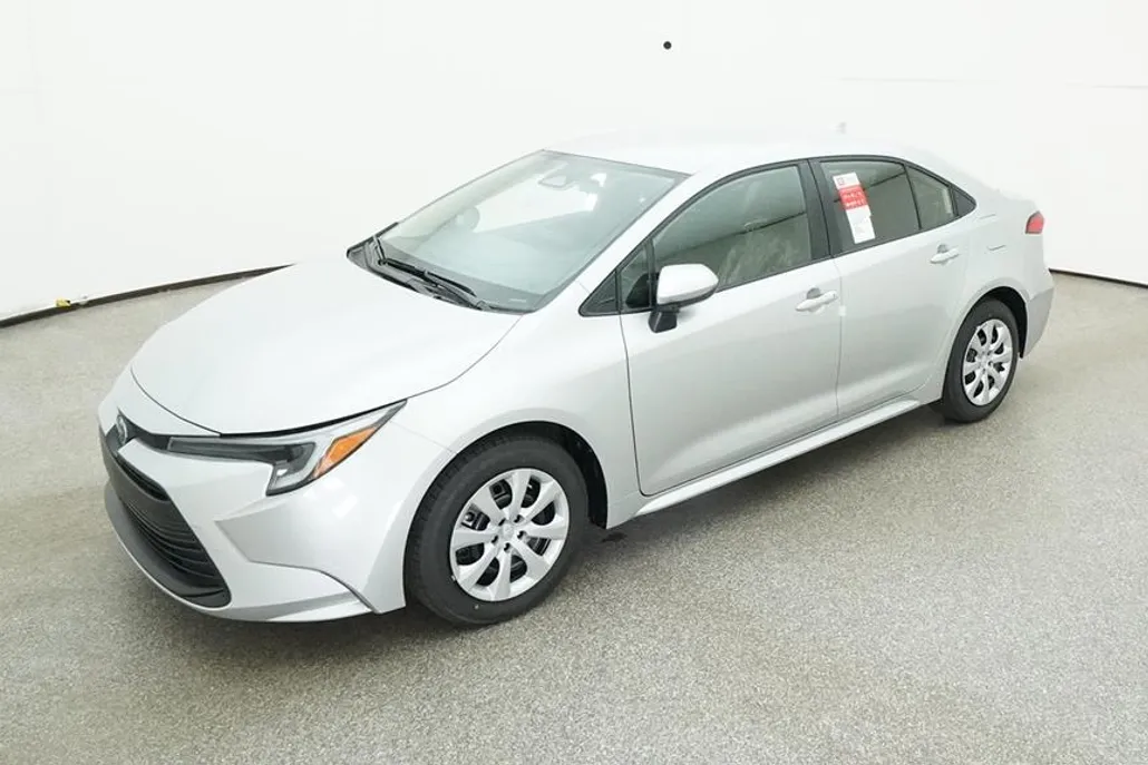 2024 Toyota Corolla Hybrid LE photo 1