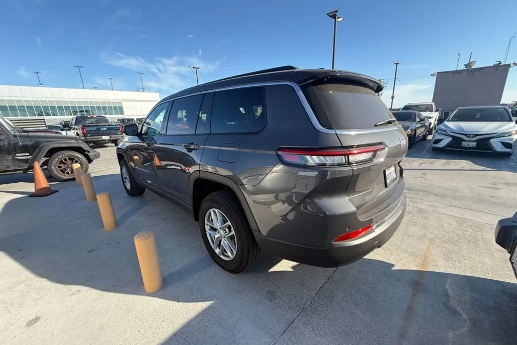 2025 Jeep Grand Cherokee Laredo X photo 1