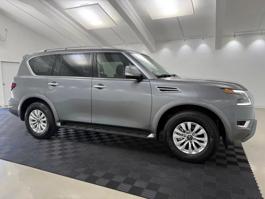 2024 Nissan Armada SV photo 1
