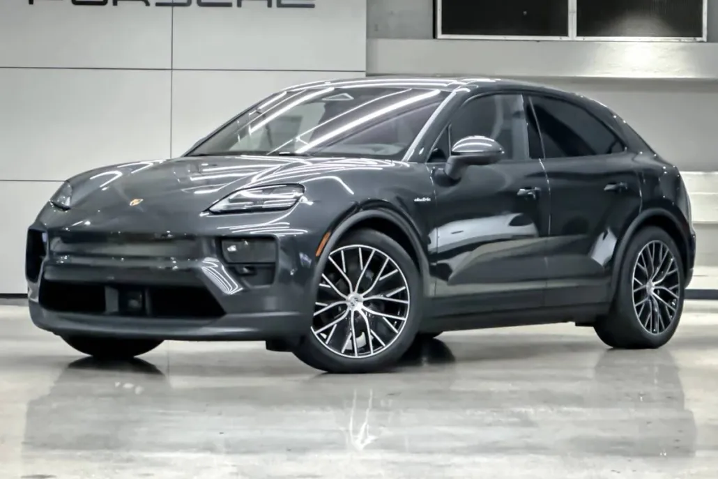 2024 Porsche Macan 4 Electric photo 1