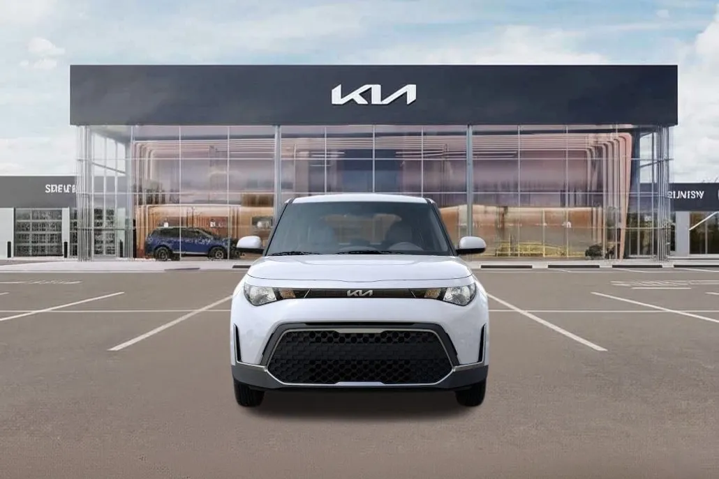 2025 Kia Soul LX photo 1