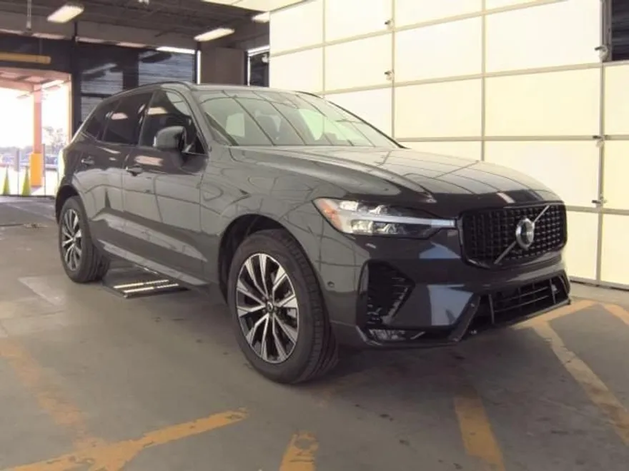 2025 Volvo XC60 B5 Plus photo 1