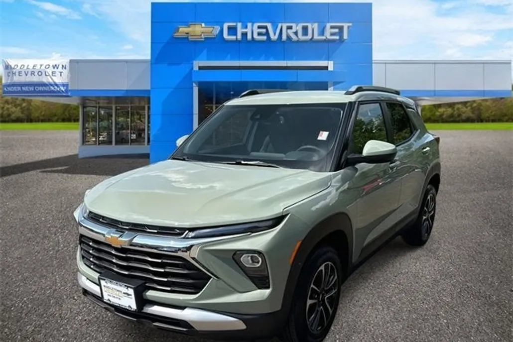 2025 Chevrolet Trailblazer LT photo 1