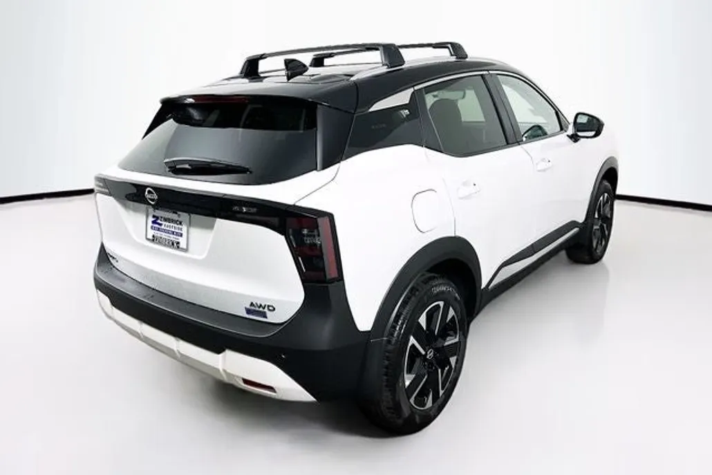 2025 Nissan Kicks SV photo 1