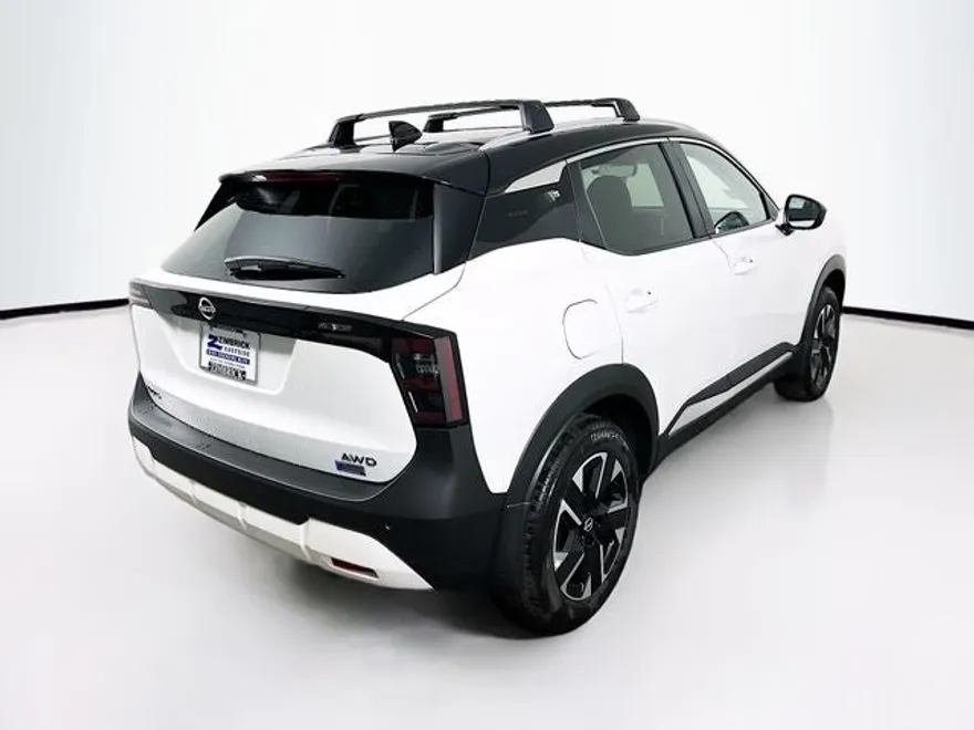 2025 Nissan Kicks SV photo 1