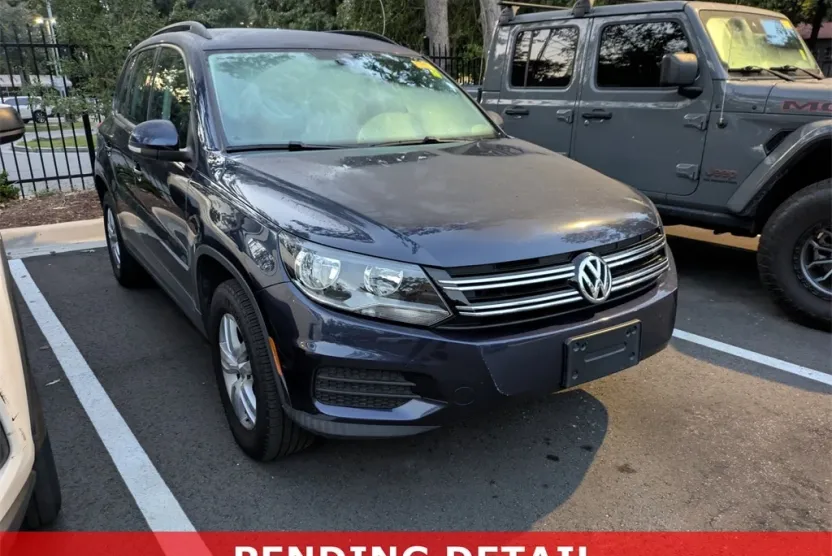 2016 Volkswagen Tiguan S photo 1